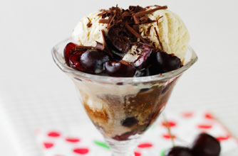 Coca-Cola Cherry ice cream sundaes