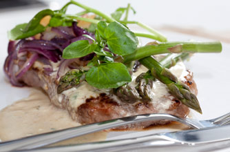 Beef steak with stilton sauce
