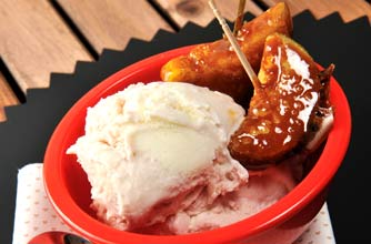 Toffee apples with ice cream