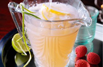 Sparkling exotic winter punch