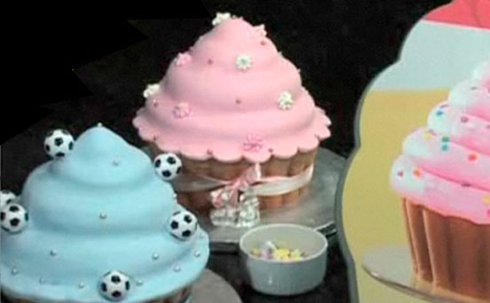 Giant cupcake video