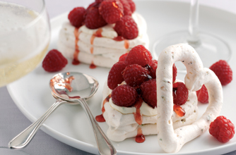 Pistachio and raspberry meringue love hearts