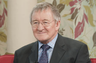Dr Chris Steele