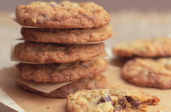 Chocolate chip oatmeal cookies