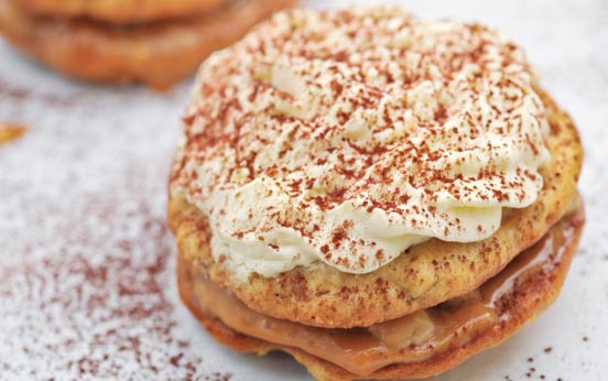 Toffee banoffee whoopie pies