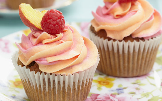 Peach and raspberry cupcakes
