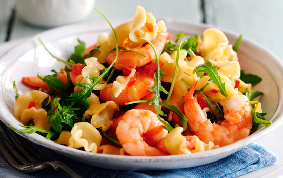 Slimming World's pasta with prawns, chilli and tomatoes