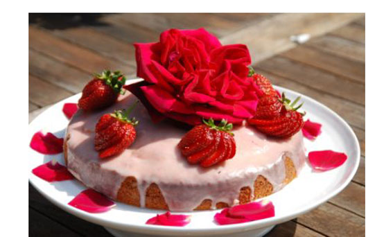 Strawberry Tea flowercake Strawberry Tea flowercake