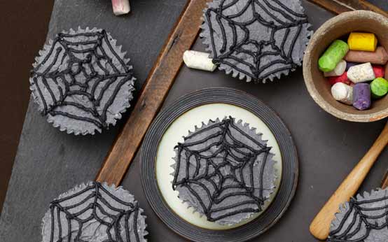 Spiderweb cupcakes