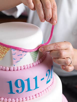 Woman's Weekly's Cake Of The Century Woman's Weekly's Cake Of The Century