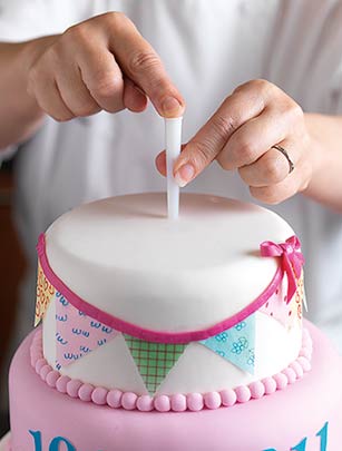 Woman's Weekly's Cake Of The Century Woman's Weekly's Cake Of The Century