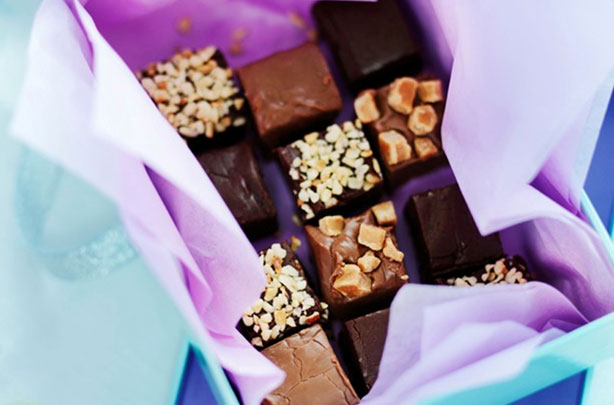 Easy chocolate fudge Easy chocolate fudge