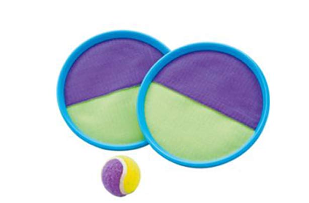 50 outdoor toys for summer: Catch a Ball Set 50 outdoor toys for summer: Catch a Ball Set