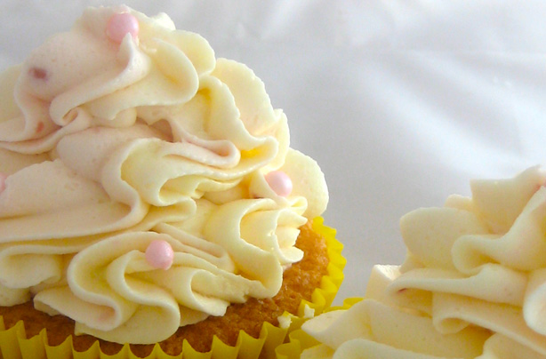 Jo Wheatley?s raspberry and lemon pool cupcakes
