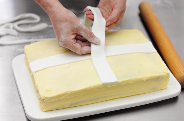 Union Jack Jubilee Cake step 1 Union Jack Jubilee Cake step 1