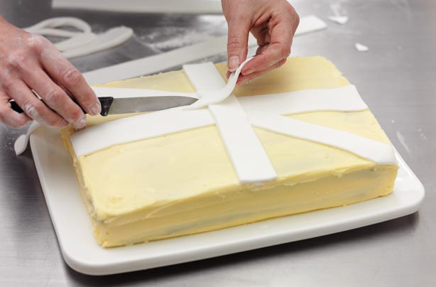 Union Jack Jubilee Cake step 2 Union Jack Jubilee Cake step 2