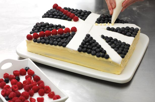 Union Jack Jubilee Cake step 4 Union Jack Jubilee Cake step 4