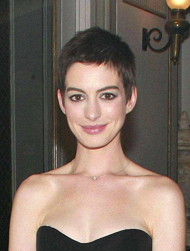 Short haircuts - Anne Hathaway Short haircuts - Anne Hathaway