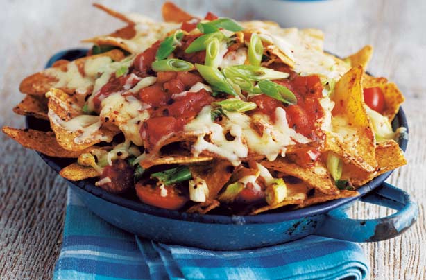 Cheese & chilli nachos