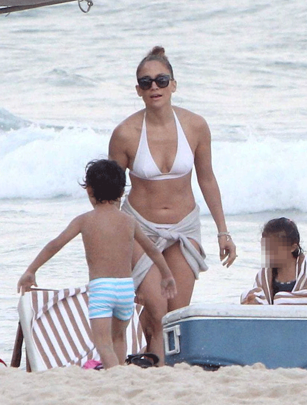 jennifer-lopez-bikini-photo jennifer-lopez-bikini-photo