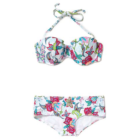 george-at-asda-bikini-photo george-at-asda-bikini-photo