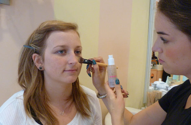 Benefit how to natural day look foundation Benefit how to natural day look foundation