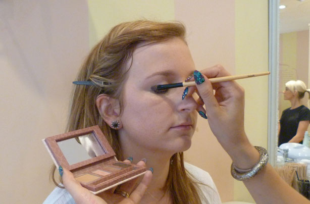 Benefit how to natural day look eyess Benefit how to natural day look eyess