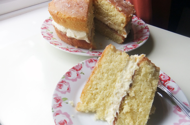 Lemon drizzle cake