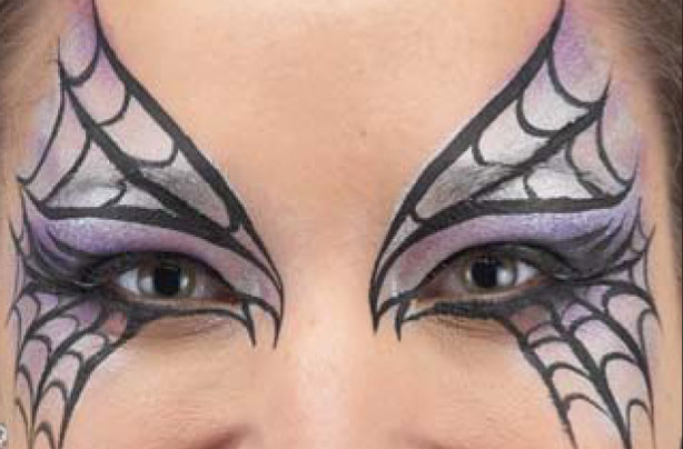 Spider mask face paint step 4: to complete the spider's web Spider mask face paint step 4: to complete the spider's web