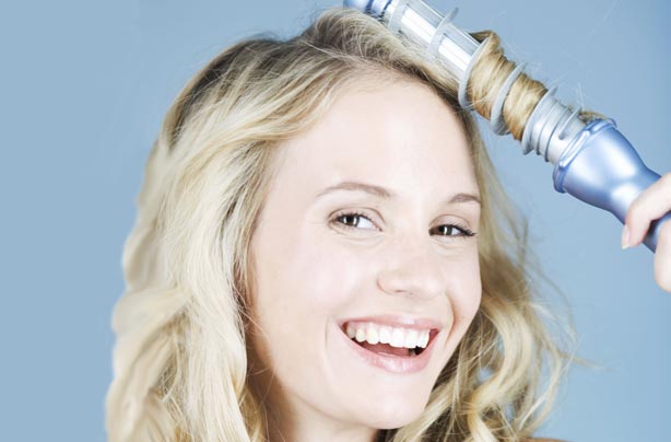 How do you curl hair with a wand?