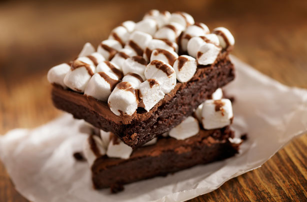 Dark chocolate and mallow brownies