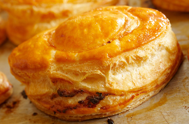 Minced lamb and vegetable puffs