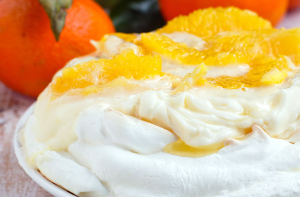 Clementine pavlova