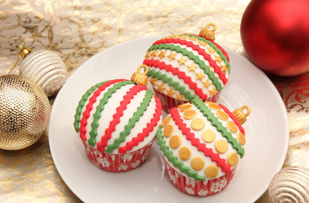 Christmas bauble cupcakes