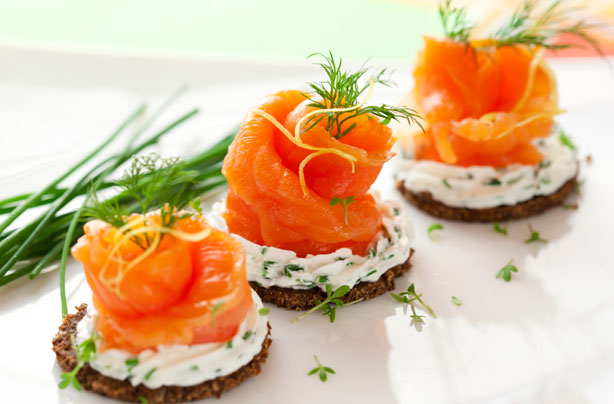 Smoked salmon roses on rye toast Smoked salmon roses on rye toast