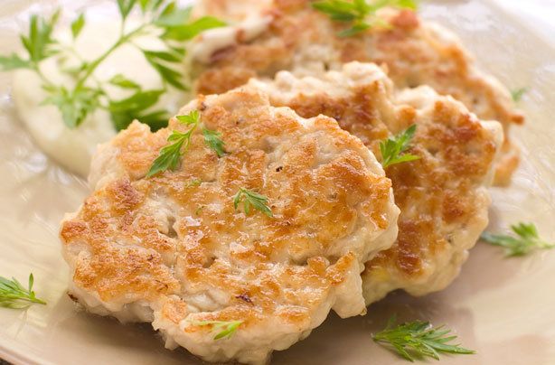 Turkey patties with garlic mayonnaise dip recipe