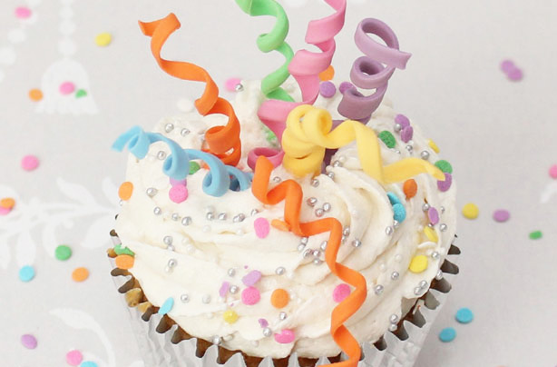 Party streamer cupcakes Party streamer cupcakes