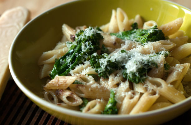 Penne with broccoli and anchovies