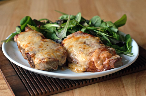 Pizza-topped pork melts