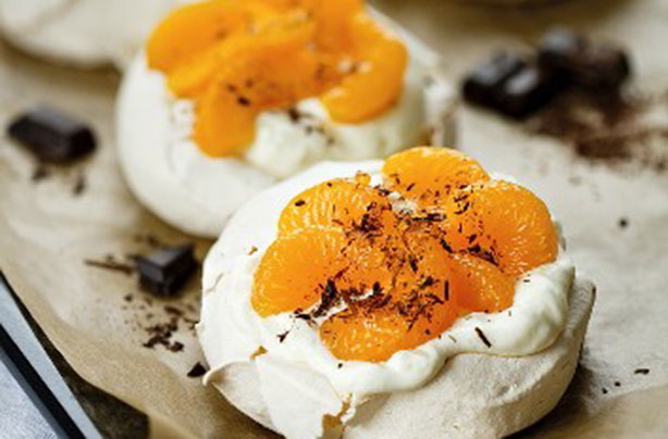 mandarin and chocolate meringues