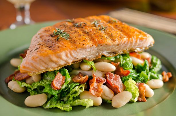 Grilled salmon with white beans and bacon
