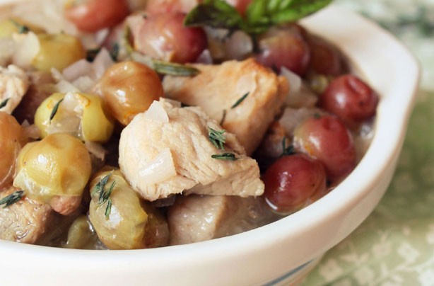 Stewed pork and red grapes