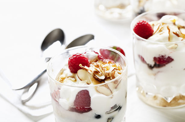 Yoghurt almond berry breakfast