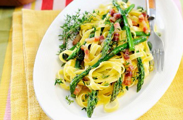 Tagliatelle with asparagus and pancetta