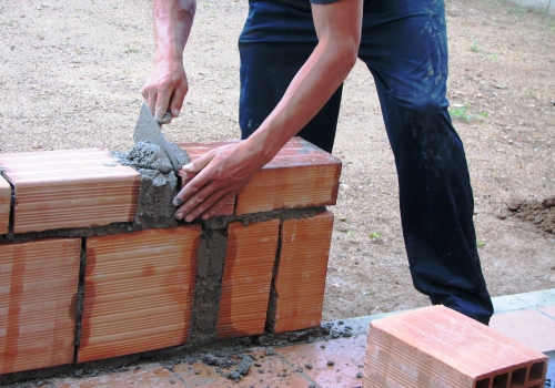 What to look for when hiring a builder