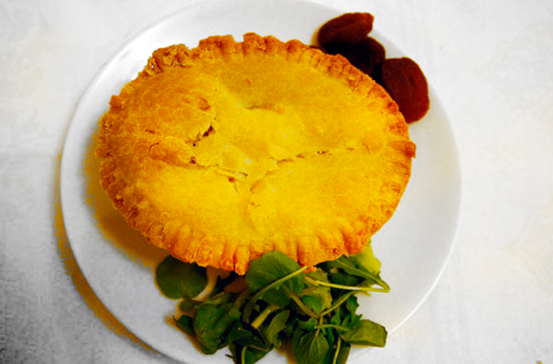 Chicken and apricot pie