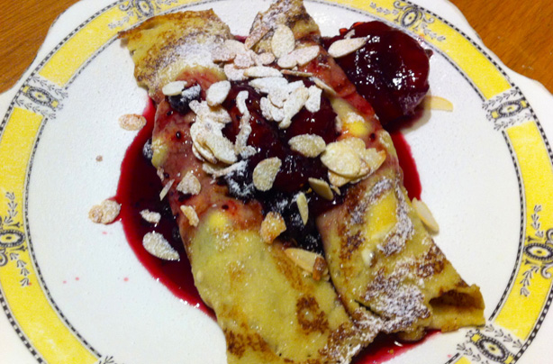 Plum and almond pancakes Plum and almond pancakes