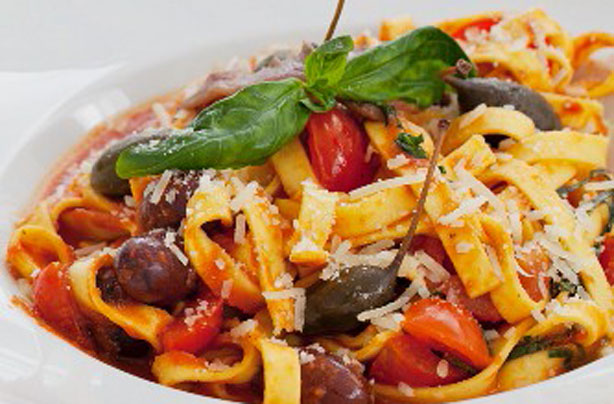 Tagliatelle with sardines and olives 