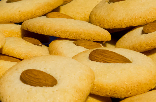 Little almond biscuits