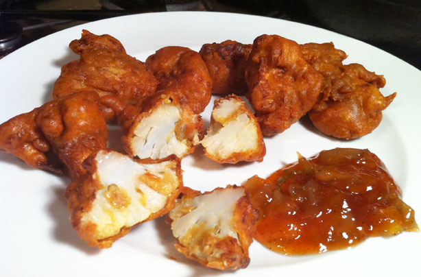 Spicy cauliflower pakoras